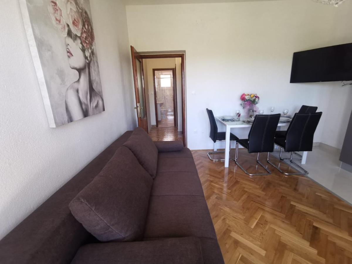 Apartments Mila Kaštela Εξωτερικό φωτογραφία