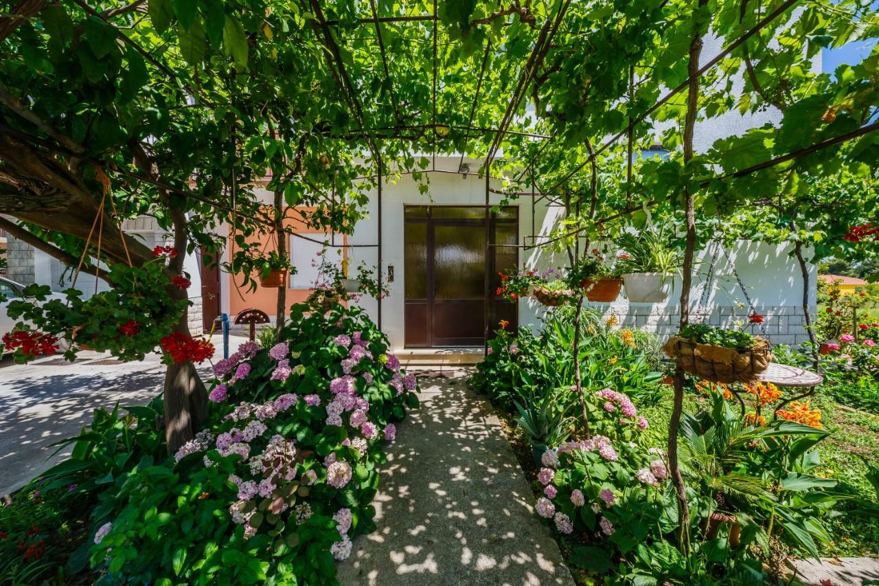 Apartments Mila Kaštela Εξωτερικό φωτογραφία