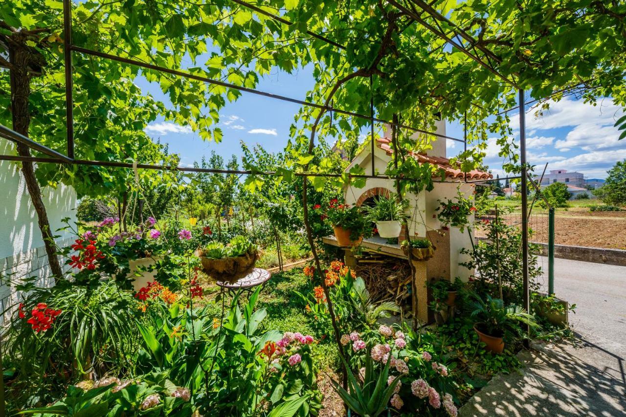 Apartments Mila Kaštela Εξωτερικό φωτογραφία