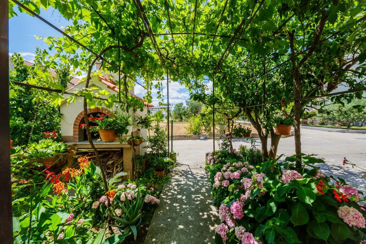 Apartments Mila Kaštela Εξωτερικό φωτογραφία